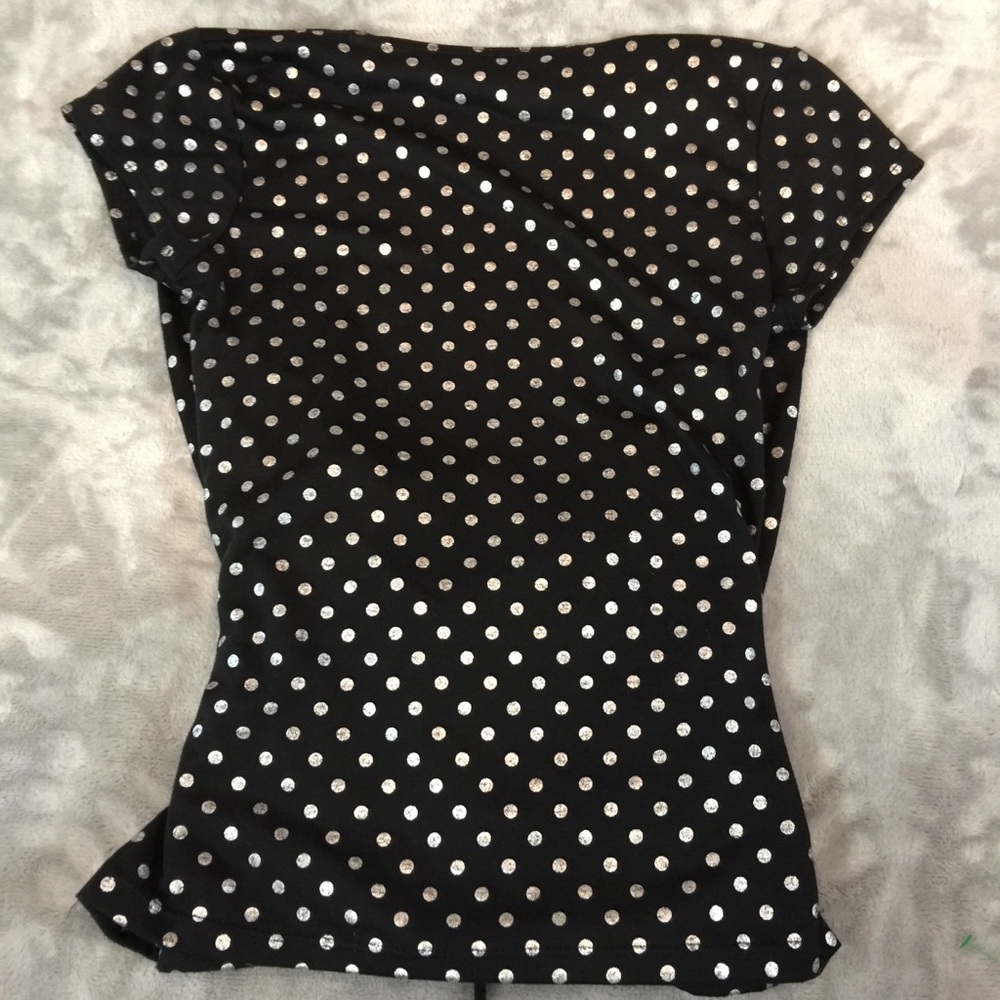 Discreet  Top - Picture 7 of 8